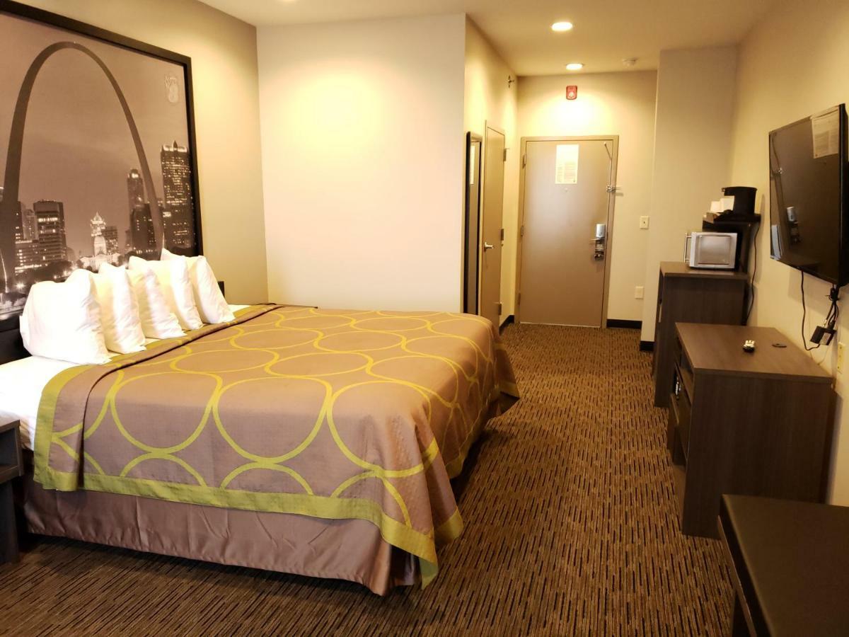 Super 8 By Wyndham St. Louis North Ξενοδοχείο Εξωτερικό φωτογραφία
