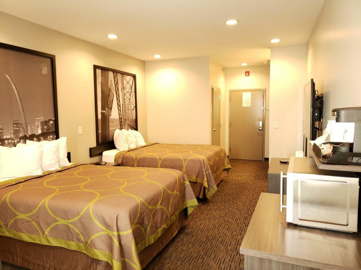 Super 8 By Wyndham St. Louis North Ξενοδοχείο Εξωτερικό φωτογραφία